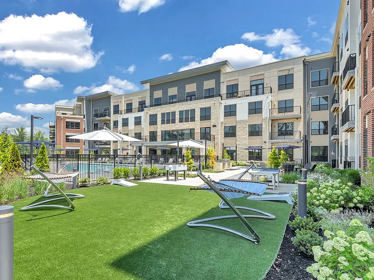 Luxe 360 on Centerpointe — Photo 70