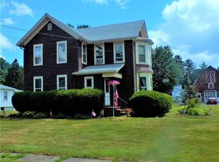 52 Center St, Waterloo, NY 13165