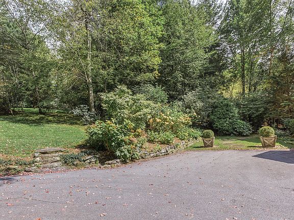 4th image of 83 Hummingbird Circle