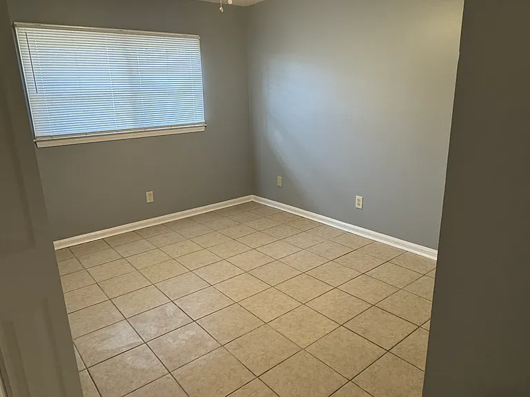 312 Upton Rd — Photo 9
