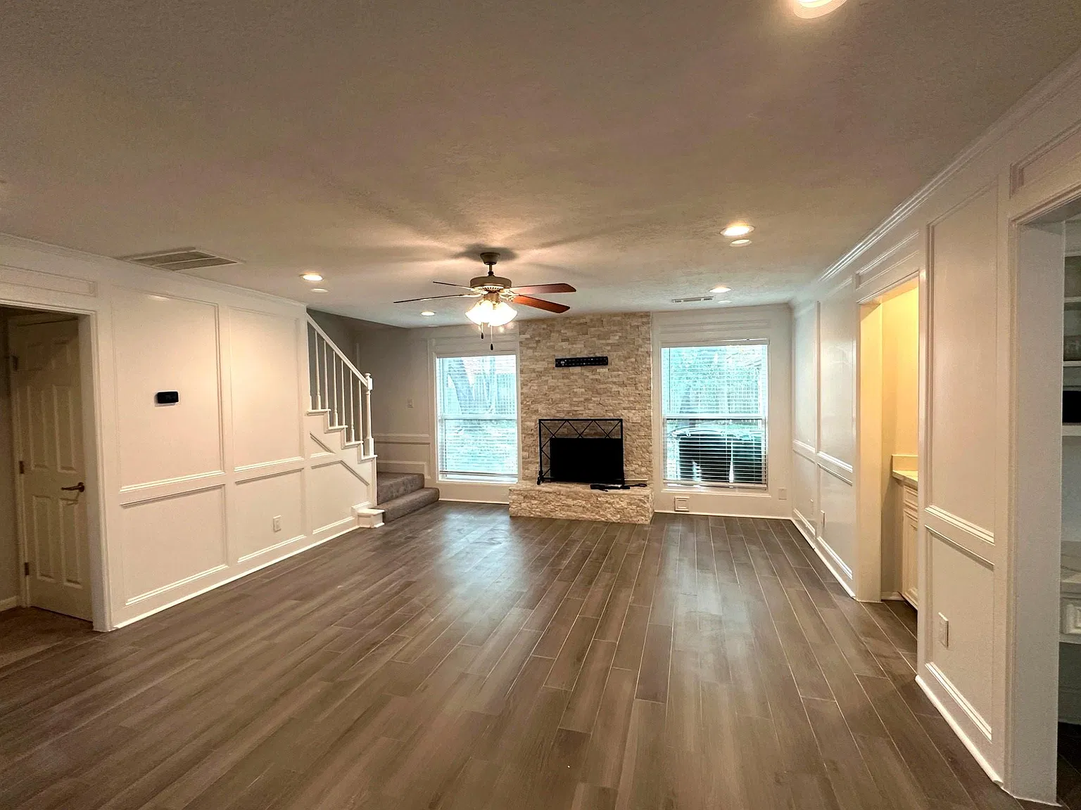 4 bed, 2.5 bath, 2040 sqft, $2,400 — Photo 3