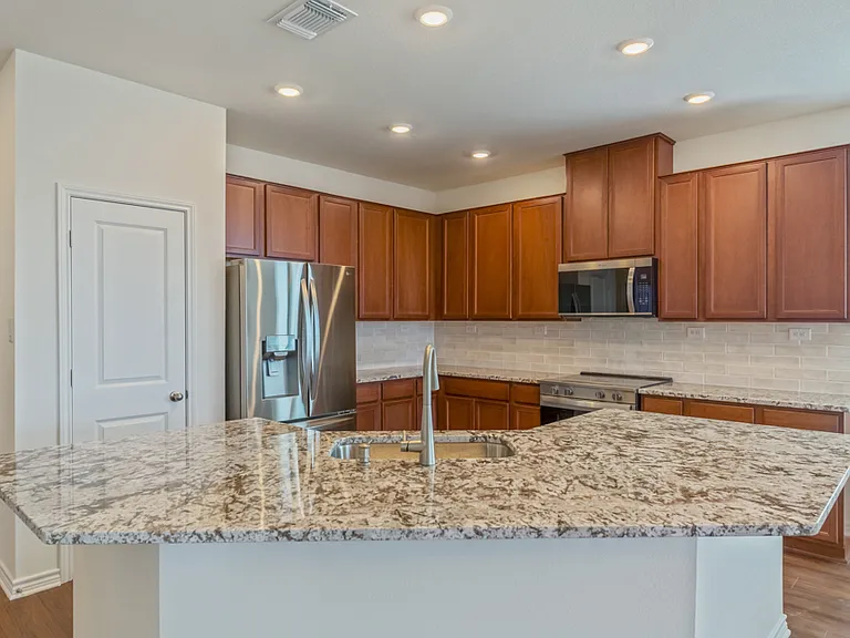 15515 Electra Cir — Photo 12
