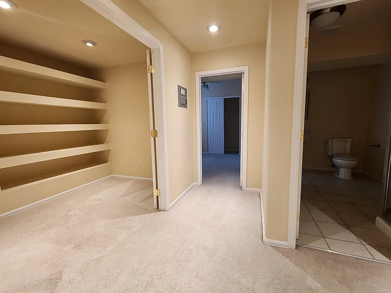 22359 E Lake Ln — Photo 11