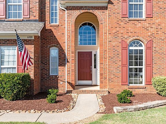 3rd image of 6108 Flowergate Ln