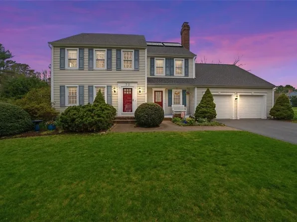 32 Lisa Ln, Hope Valley, RI 02832