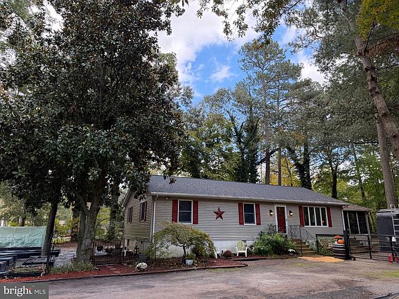 4th image of 14940 Trap Pond Rd