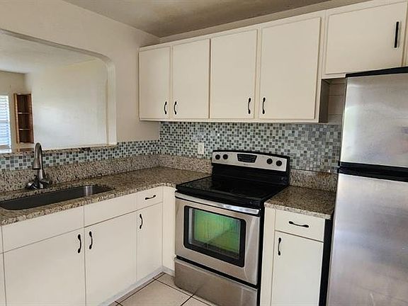 4th image of 620 Lilac Rd