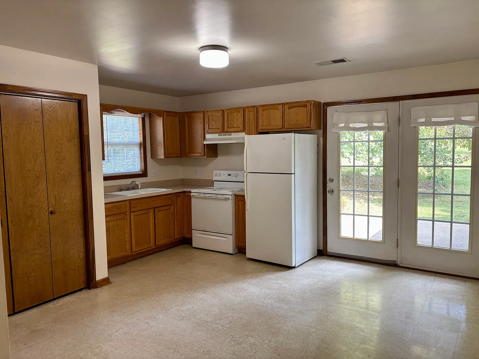 2 bed, $1,200 — Photo 4