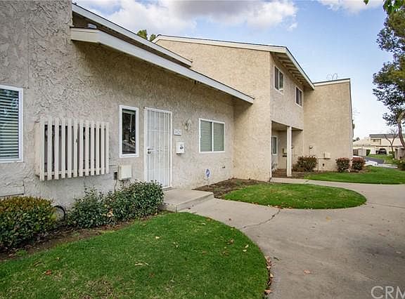 4th image of 1421 N Elderberry Ave