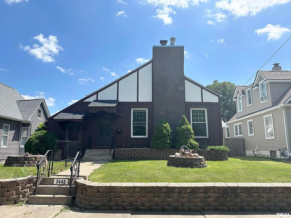 1st image of 2442 21st Ave