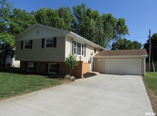 111 Collier Dr, Springfield, IL 62704