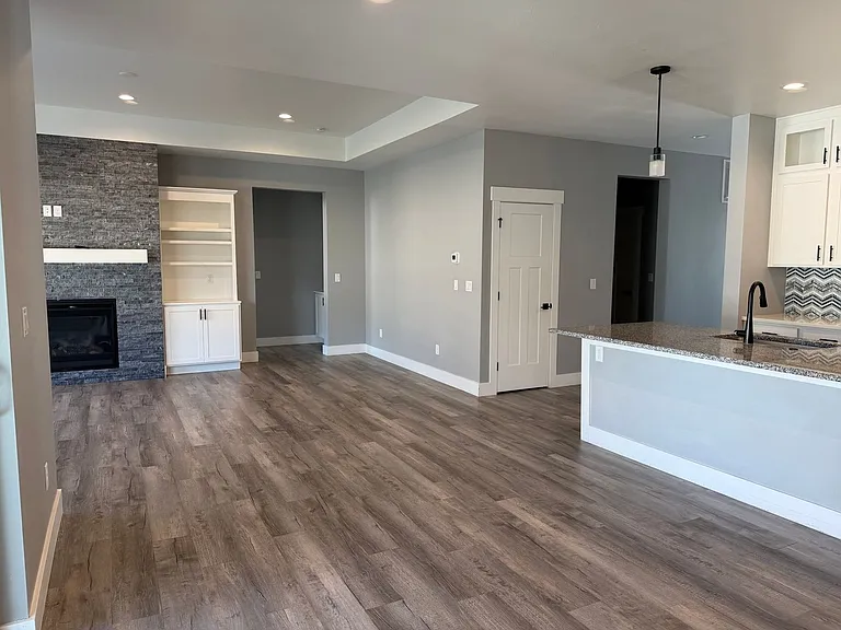 1702 Wyatt Earp Ct — Photo 2