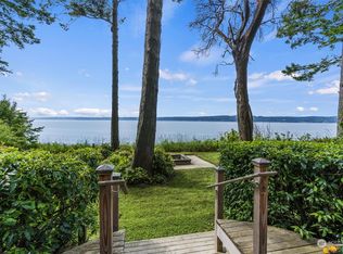 2882 S Camano Dr, Camano Island, WA