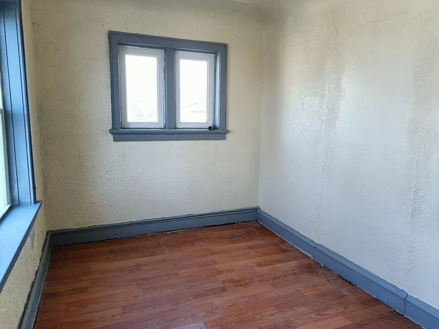 3112 W Glendale Ave — Photo 3
