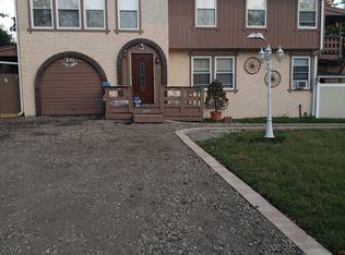 76 Prospect Dr, Brentwood, NY 11717
