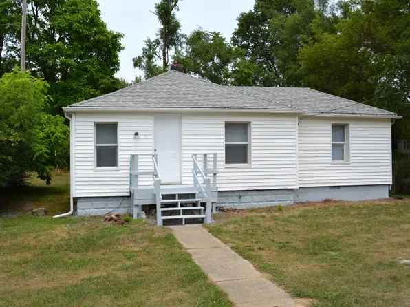 904 Eugene Ave, Jackson, MI 49203