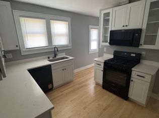 2183 N 72nd St, Wauwatosa, WI 53213