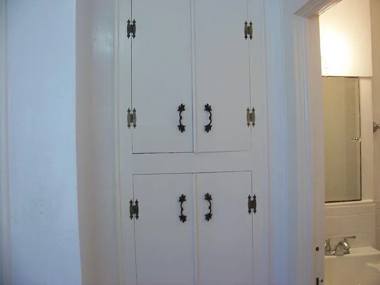 Cabinet/Pantry