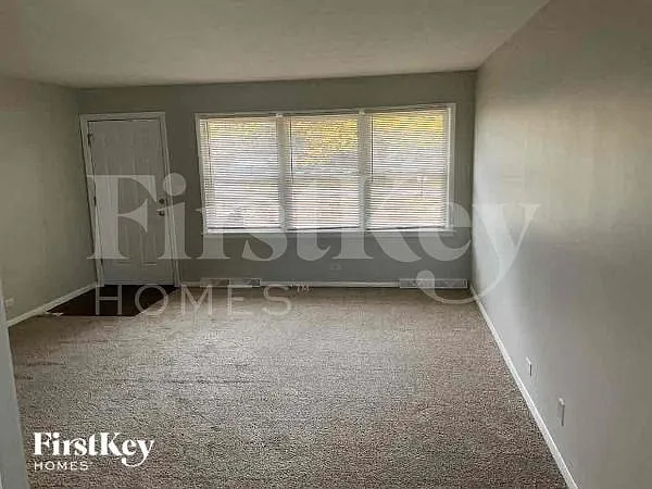 Photo 2 of 15 - 1355 S Oakland Ave - Villa Park, IL Building Photo - 1355 S Oakland Ave
