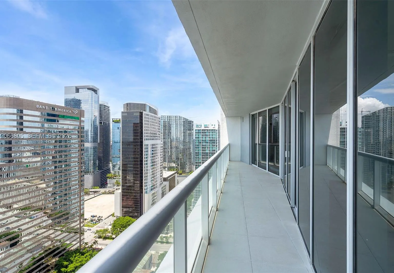 Icon Brickell No Two — Photo 1