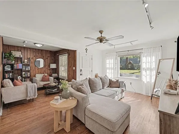 5344 Nall Ave, Roeland Park, KS 66202
