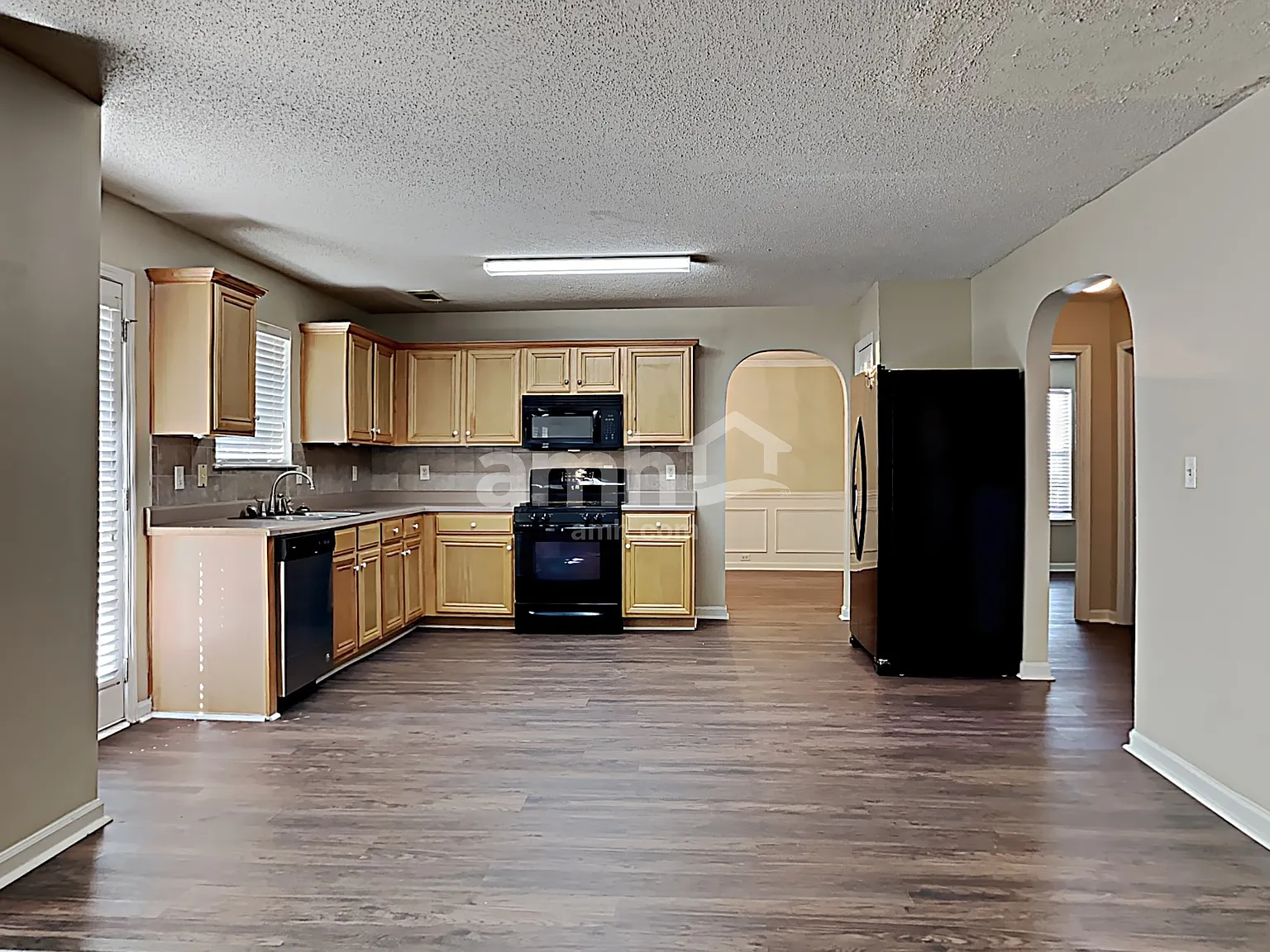 5 bed, 3.0 bath, 3138 sqft, $2,545 — Photo 3