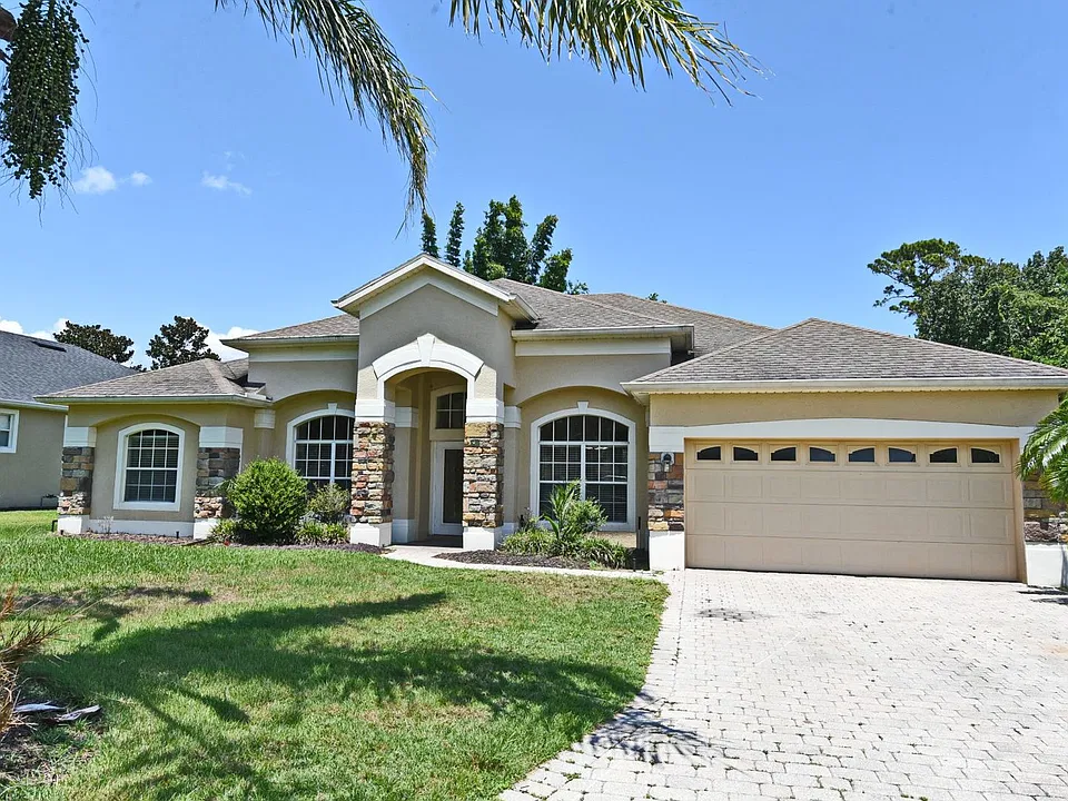 220 Heatherbrooke Cir