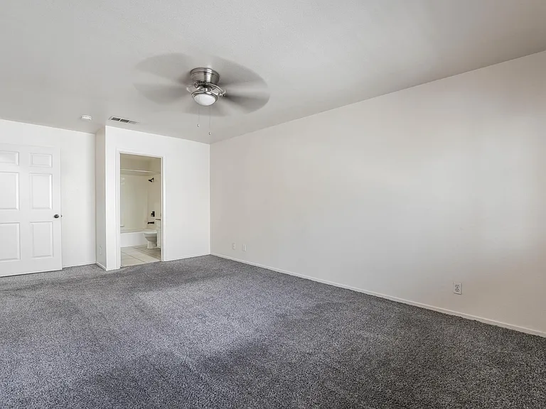 2817 Mill Point Dr — Photo 29