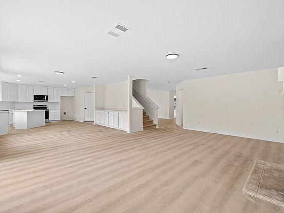 5th image of 1181 Forest Bluff Trl