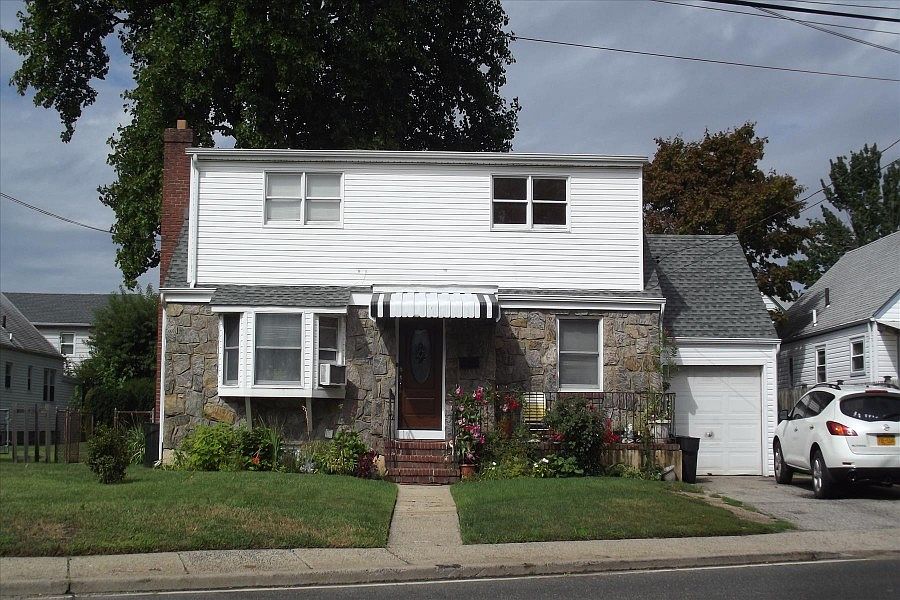 1st image of 60 Newbridge Ave