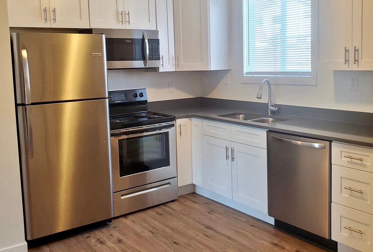 Sunny 2-Bedroom Townhome in Kaysville Big Green Yard, Brand-New A/C — Photo 3