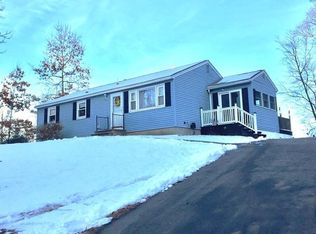 9 Elm St, Tyngsboro, MA 01879