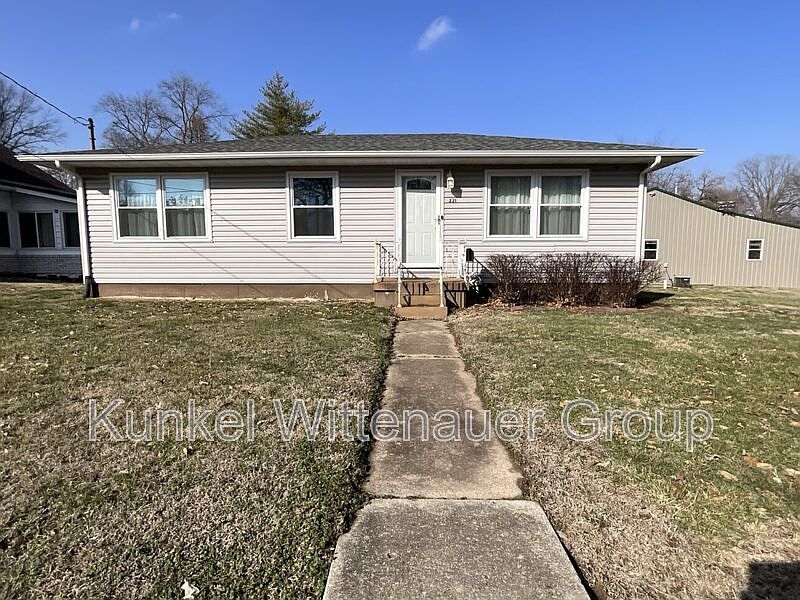 1st image of 221 Gilbert St
