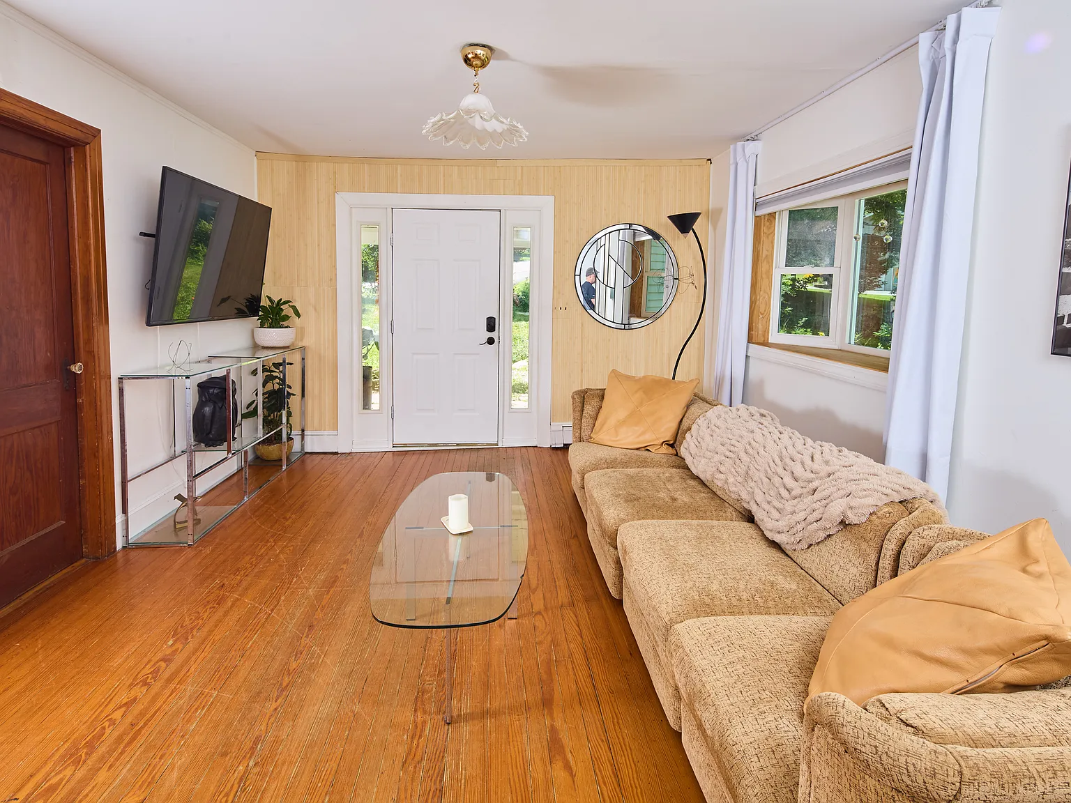 3 bed, 1400 sqft, $2,995 — Photo 4