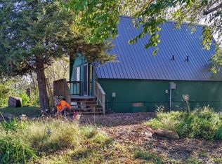 7477 Lakeview Rd, Meriden, KS 66512