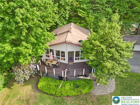 7198 Mountain Rd, Macungie, PA 18062