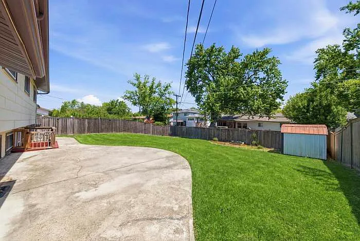 1073 S Finley Rd — Photo 10
