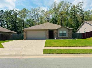 1202 Crossing Loop, Bryant, AR 72022