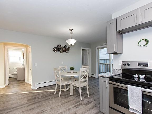 4th image of 394 Mauran Ave