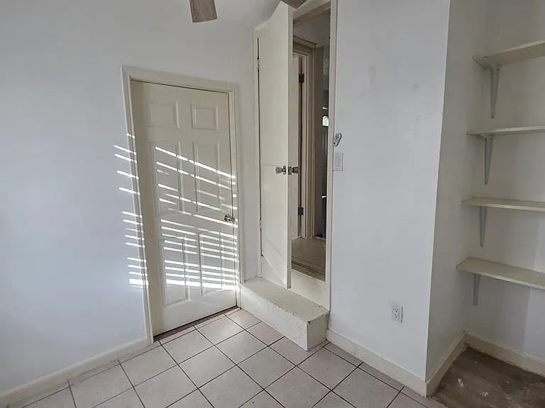 34 W Hawthorne Ave — Photo 19