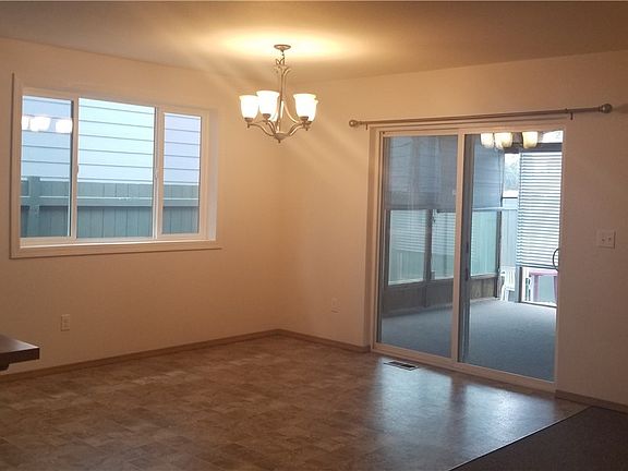 5th image of 629 204th Street Ct E
