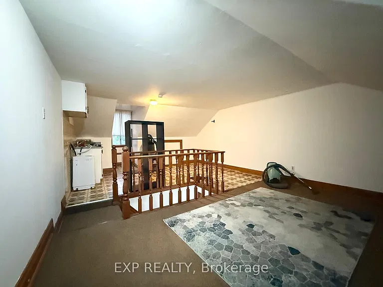 759 Gerrard St E #2 — Photo 6