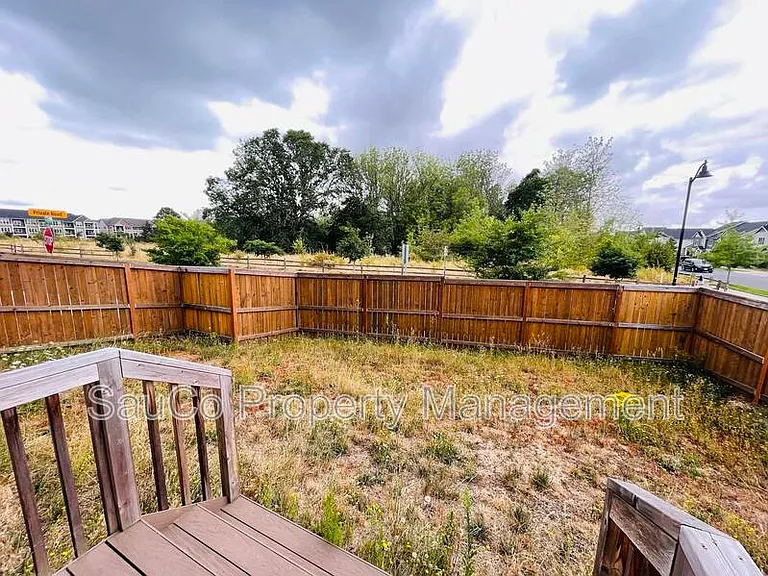 16390 NW Ernst St — Photo 18