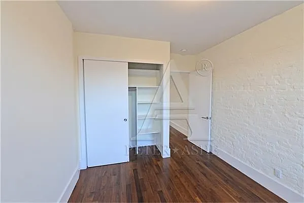 Rented by Peter Ashe | media 17