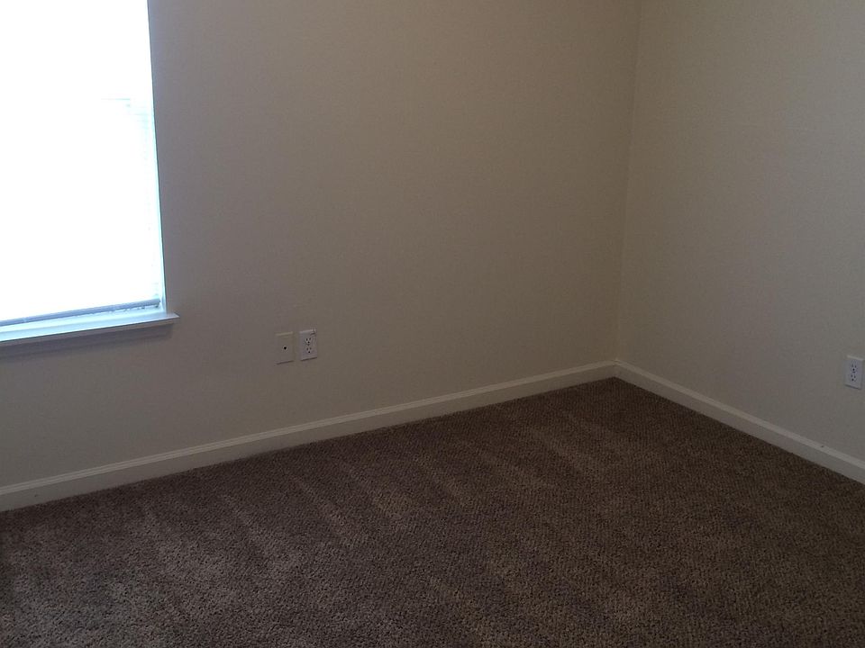 1st image of 707 Four Mile Ave #9