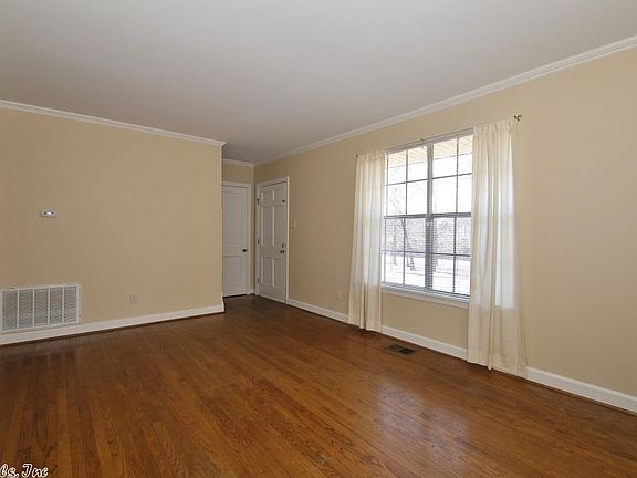 3rd image of 2511 N University Ave