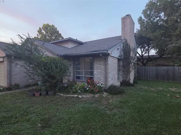 17918 Lake Manor Dr, Houston, TX 77084