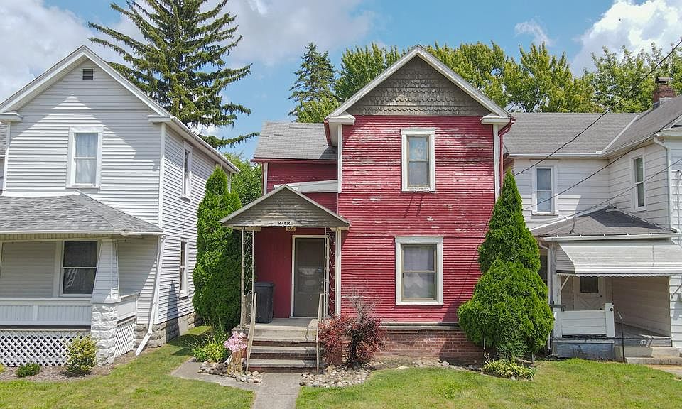 1st image of 202 Windsor St