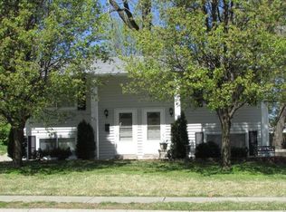 425 S Pam Ave, Saint Charles, MO 63301