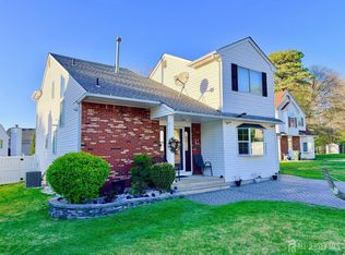 6 Amara Ct, Old Bridge, NJ 08857